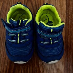 Stride Rite Soft Motion Turbo Shoes - size 5